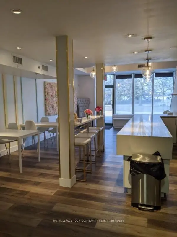 100 Ringwood DR #6, Whitchurch-stouffville, ON L4A 1A9