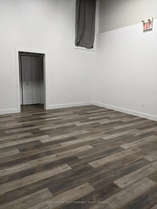 100 Ringwood DR #6, Whitchurch-stouffville, ON L4A 1A9