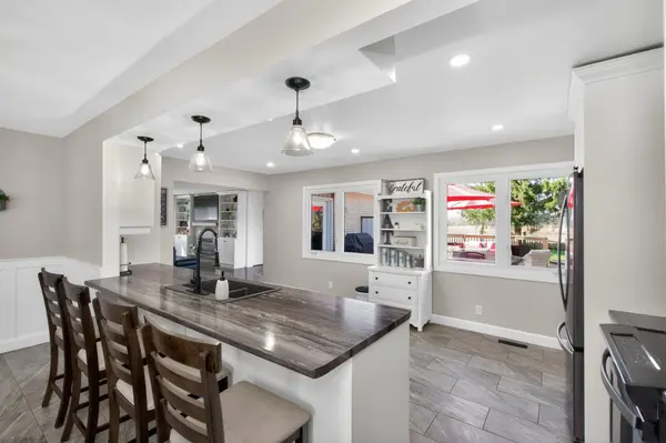 4116 Innisfil Beach RD, Innisfil, ON L9S 3K3