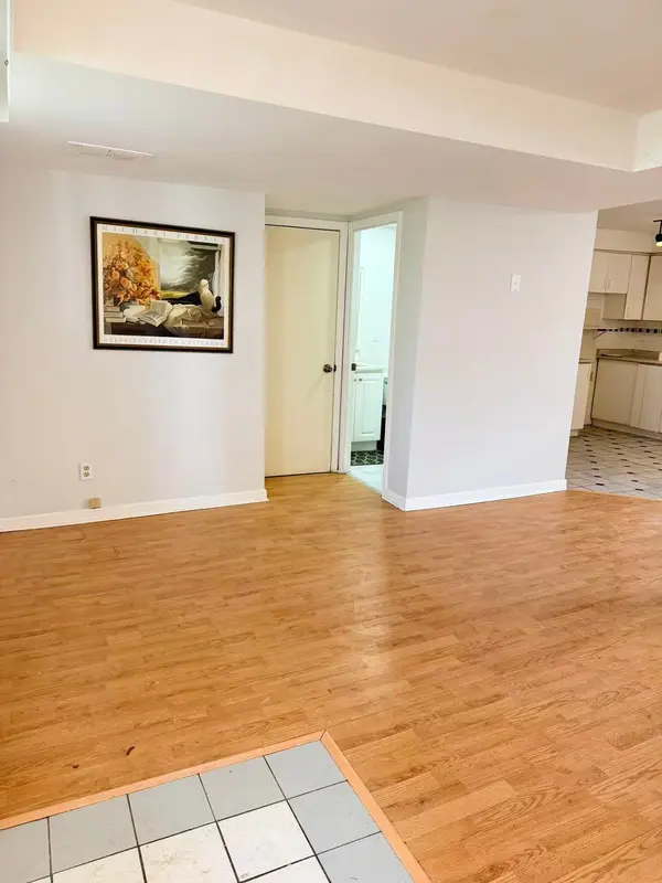 395 Loretta CRES ## Back Unit, Whitchurch-stouffville, ON L4A 7G3