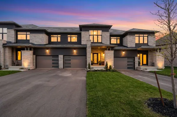 204 Rosanne CIR, Wasaga Beach, ON L9Z 0N3