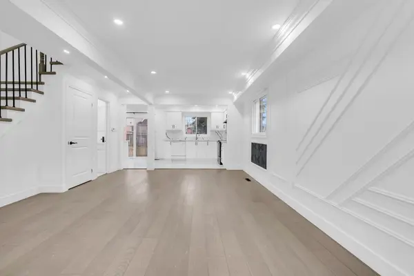 188 Cardinal ST, Barrie, ON L4M 6G8