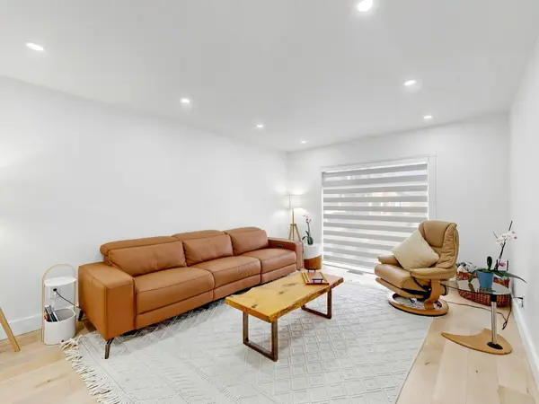 6 Pearson RD, Brampton, ON L6Y 2N1