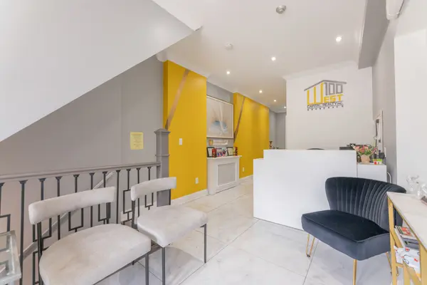 2544 Eglinton AVE W, Toronto W04, ON M6M 1T1