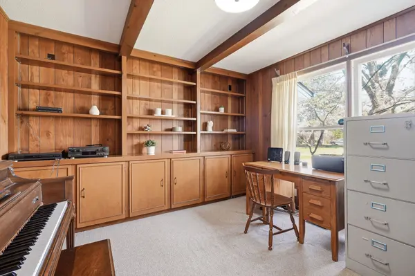 360 Pomona AVE, Burlington, ON L7N 1T5