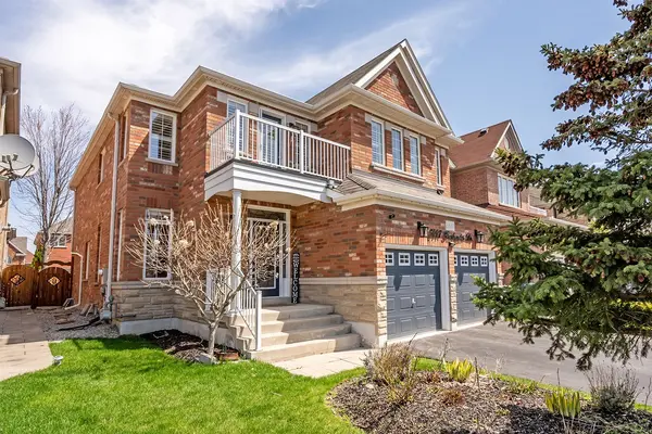 5447 Freshwater DR, Mississauga, ON L5M 0J8