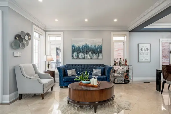 5447 Freshwater DR, Mississauga, ON L5M 0J8