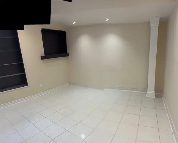 1565 Portsmouth Basement PL, Mississauga, ON L5M 7W1