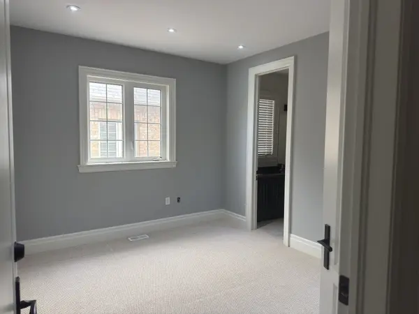 24 Lloyd Sanderson DR #Upper, Brampton, ON L6Y 3A5