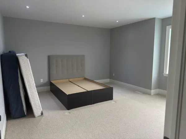 24 Lloyd Sanderson DR #Upper, Brampton, ON L6Y 3A5