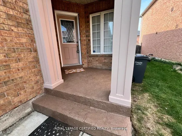 426 Orange Walk CRES, Mississauga, ON L5R 0A8