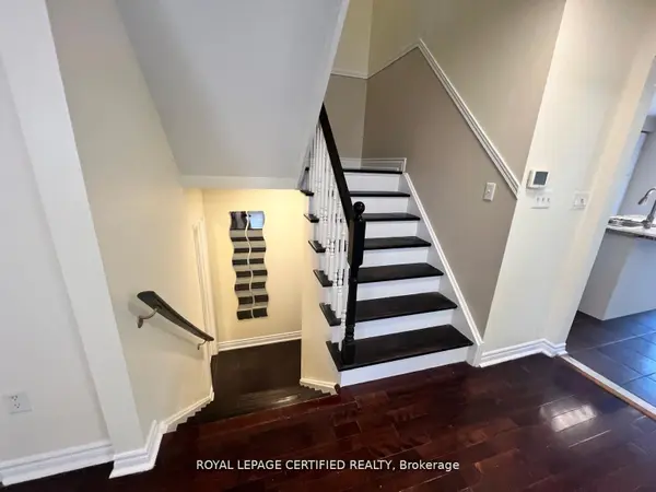 426 Orange Walk CRES, Mississauga, ON L5R 0A8