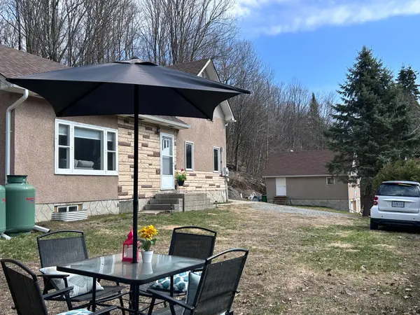 192 Monck ST, Bancroft, ON K0L 1C0