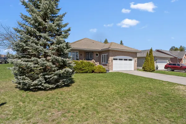 2 Hillview DR, Kawartha Lakes, ON K0M 1A0