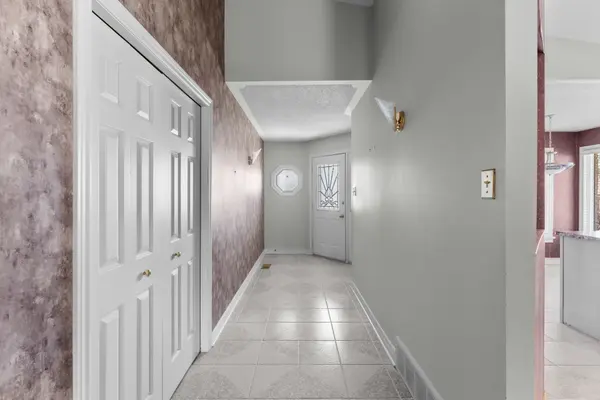 2 Hillview DR, Kawartha Lakes, ON K0M 1A0