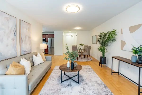 15 Hofstetter AVE #208, Kitchener, ON N2A 3Z7