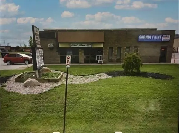 1173 Michener RD #17, Sarnia, ON N7S 4W3