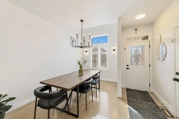 92 Benziger LN, Hamilton, ON L8E 6G5