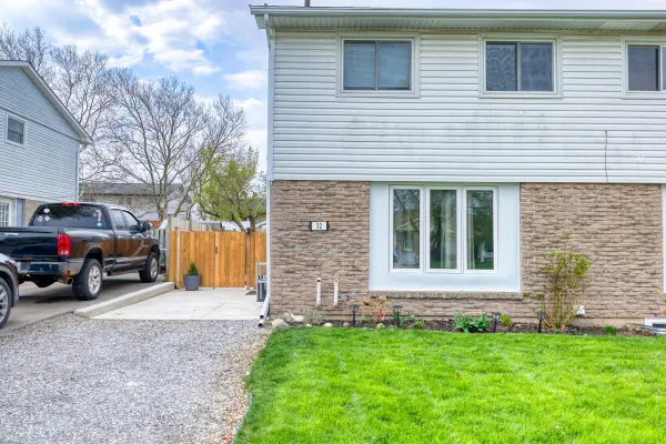 32 Dianne DR, St. Catharines, ON L2P 3R7