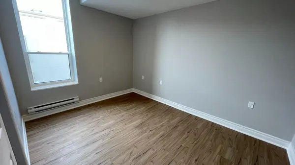 69 East Main ST #203, Welland, ON L3B 3W4