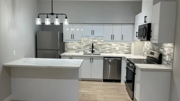 69 East Main ST #104, Welland, ON L3B 3W4