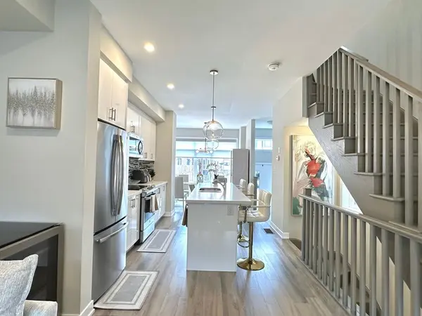 38 Markle CRES #52, Hamilton, ON L9G 0H4