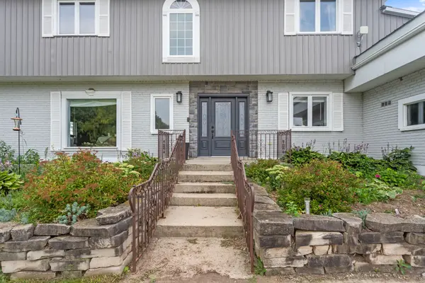 4484 AUSABLE DR, North Middlesex, ON N0M 1A0