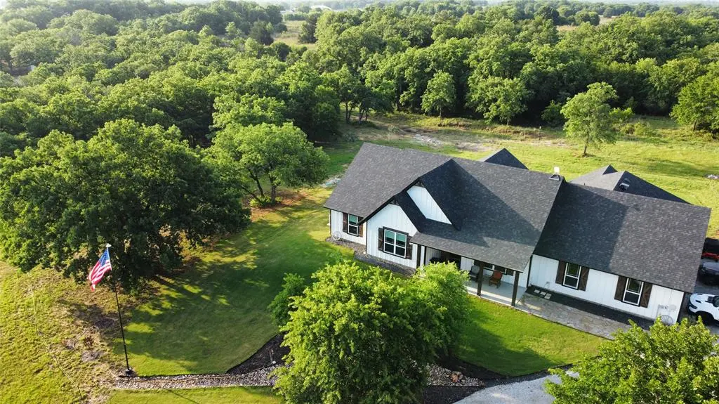 165 Rolling Bend Road, Alvord, TX 76225