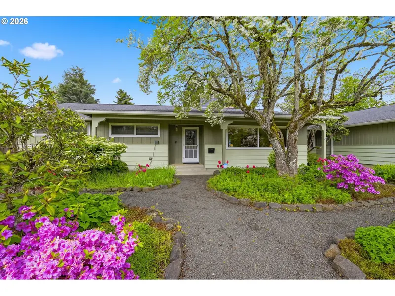 394 CHERRY DR, Eugene, OR 97401