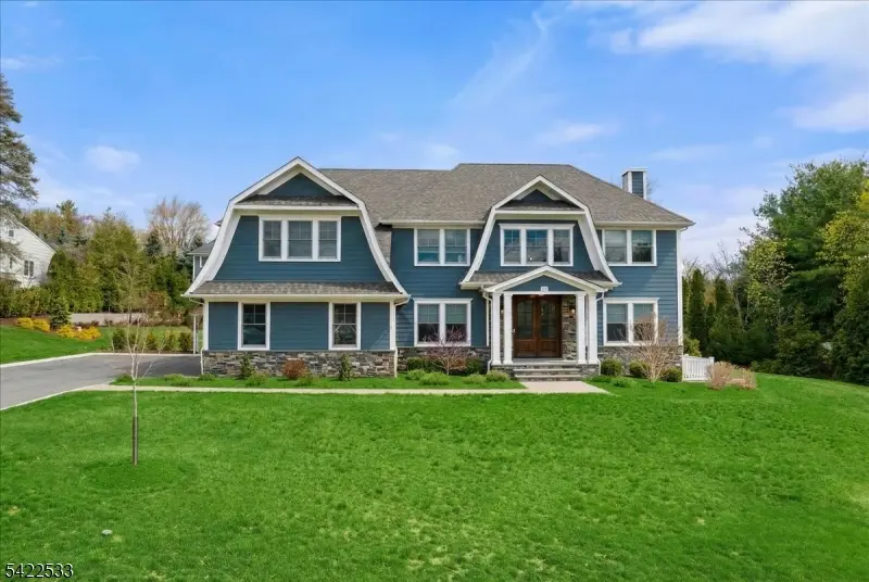 20 Ravine Ave, Wyckoff Twp., NJ 07481