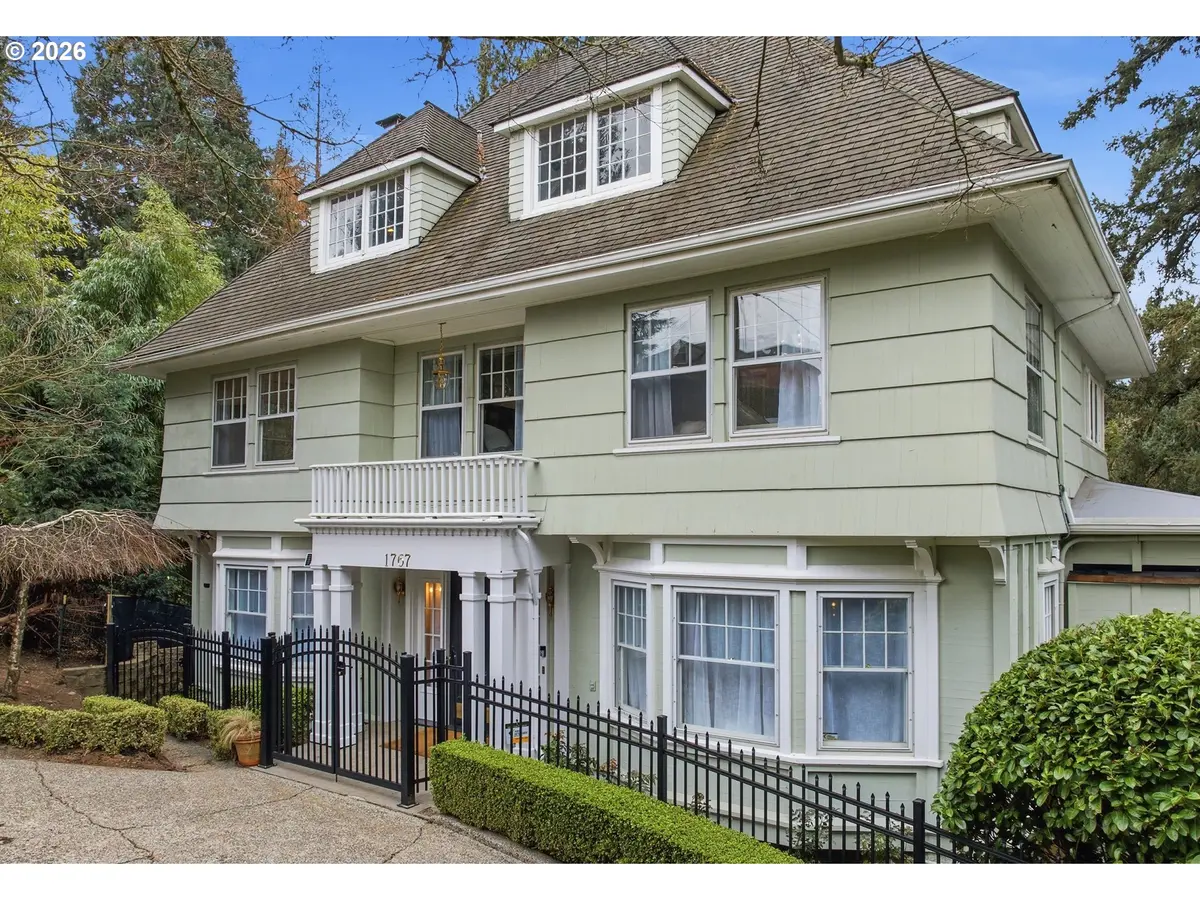 1767 SW PROSPECT DR, Portland, OR 97201