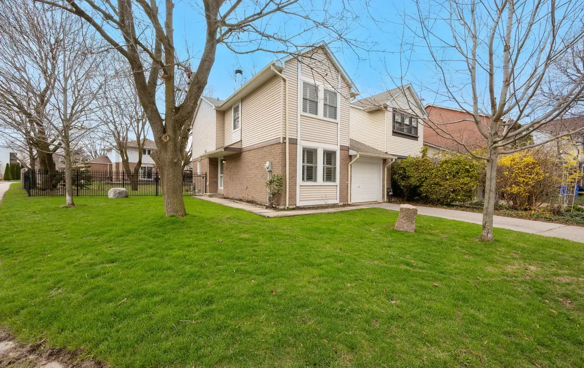 4 Sandusky CRES, Aurora, ON L4G 3N4