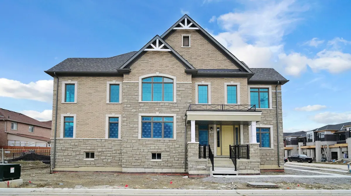 12 Aveena RD, Brampton, ON L6P 4R8