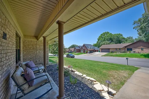 1600 Pecan, Brenham, TX 77833