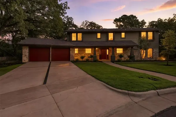 401 Rocky Canyon Court, Arlington, TX 76011