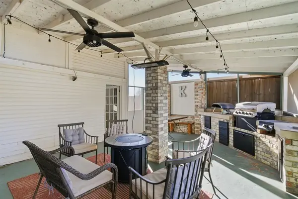 4116 Canal Court,  Arlington,  TX 76016