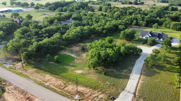 165 Rolling Bend Road, Alvord, TX 76225