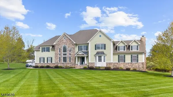 4 Steinbeck Ct, Alexandria Twp., NJ 08848