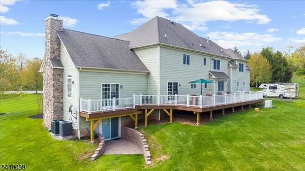 4 Steinbeck Ct, Alexandria Twp., NJ 08848