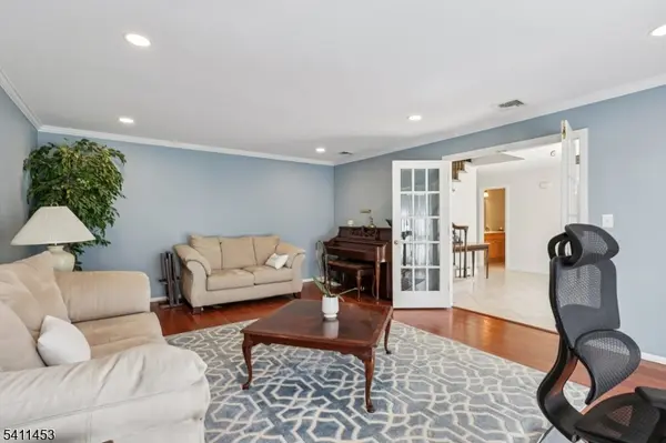 24 Manor Ln, Parsippany-troy Hills Twp., NJ 07950