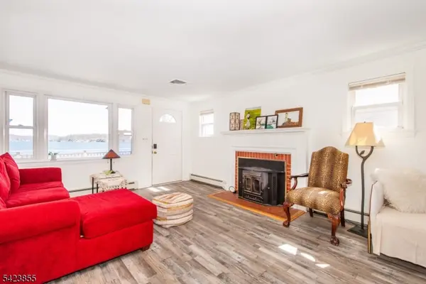 131 Maxim Dr, Hopatcong Boro, NJ 07843