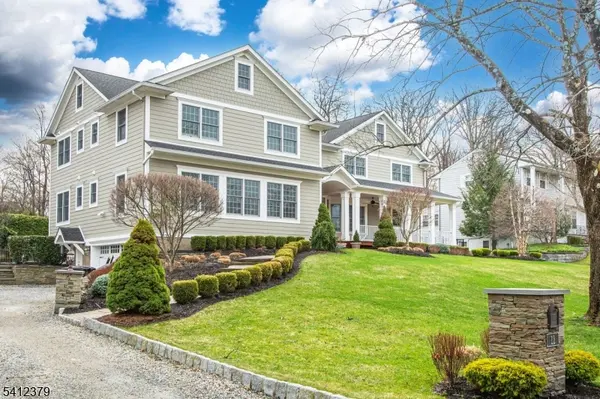 12 Maple Dr, North Caldwell Boro, NJ 07006