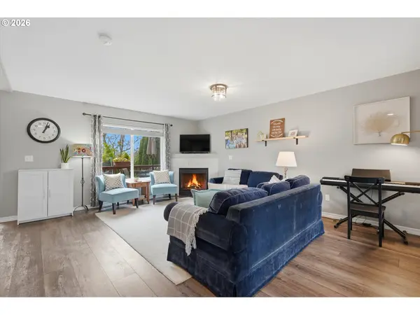 180 SW 3RD ST, Dundee, OR 97115