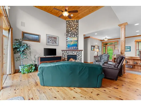 20102 SW HIGH HAWK RD, Mc Minnville, OR 97128