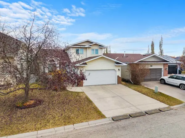 412 Hawkland PL NW, Calgary, AB T3G 3R6