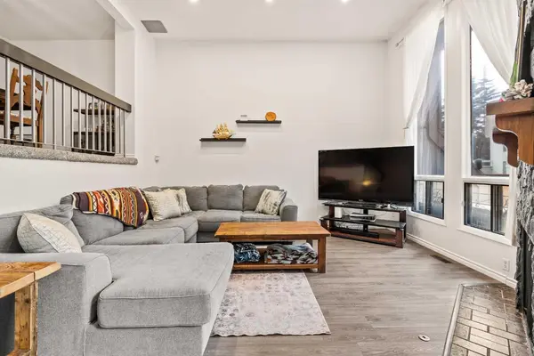 10401 19 ST SW #39, Calgary, AB T2W 3E7