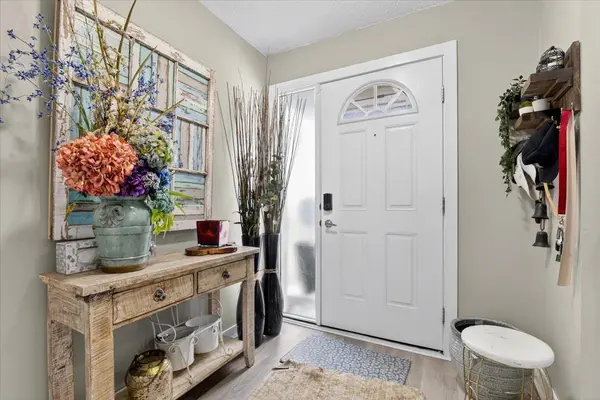 256 Callingwood PL NW, Edmonton, AB T5T 2C6