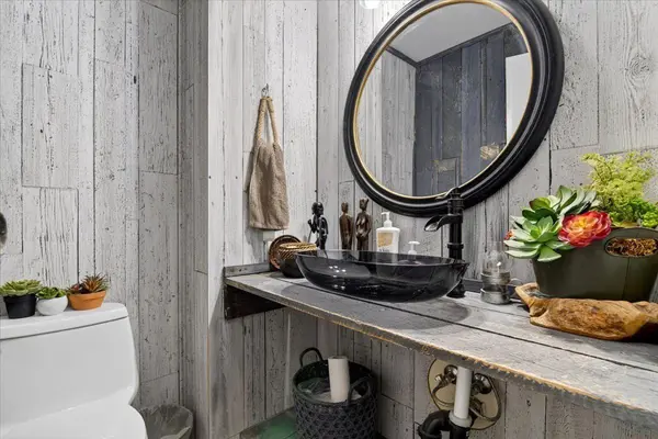 256 Callingwood PL NW, Edmonton, AB T5T 2C6