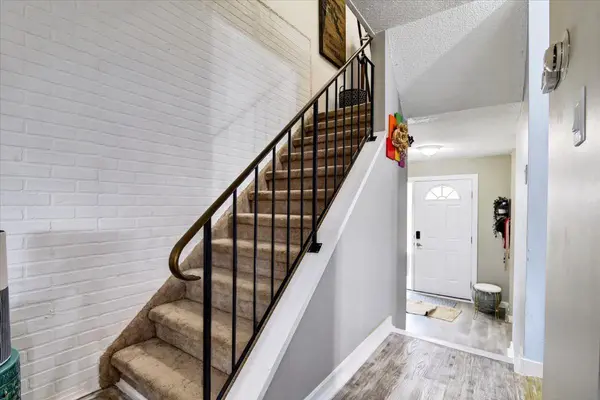 256 Callingwood PL NW, Edmonton, AB T5T 2C6