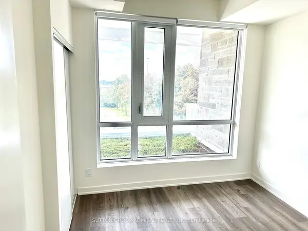 10 Deerlick CT #302, Toronto C13, ON M3A 0A7